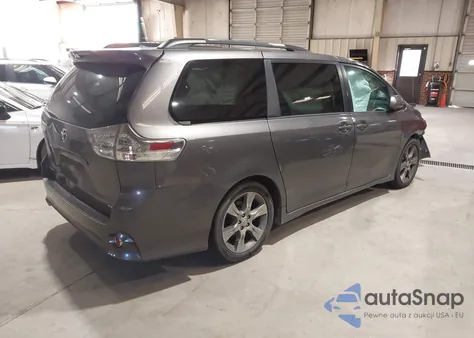 2012 Toyota Sienna Se 8 Passenger z USA, uszkodzony, nr VIN 5TDXK3DC7CS195028